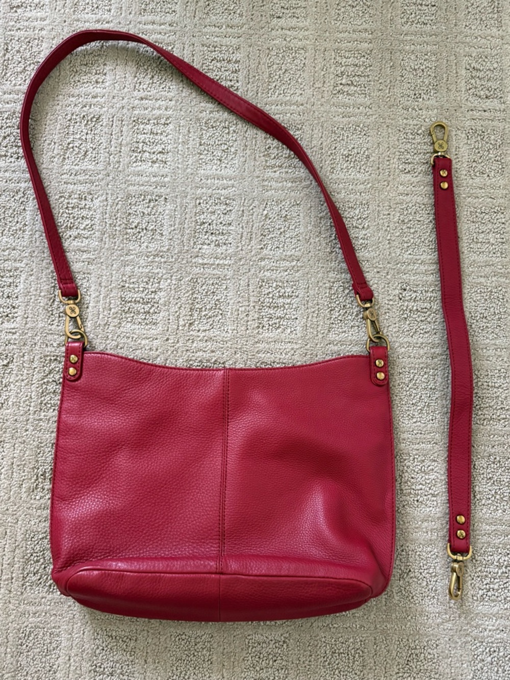 HOBO like new Pier convertible bag! Crossbody or shoulder in stunning red.